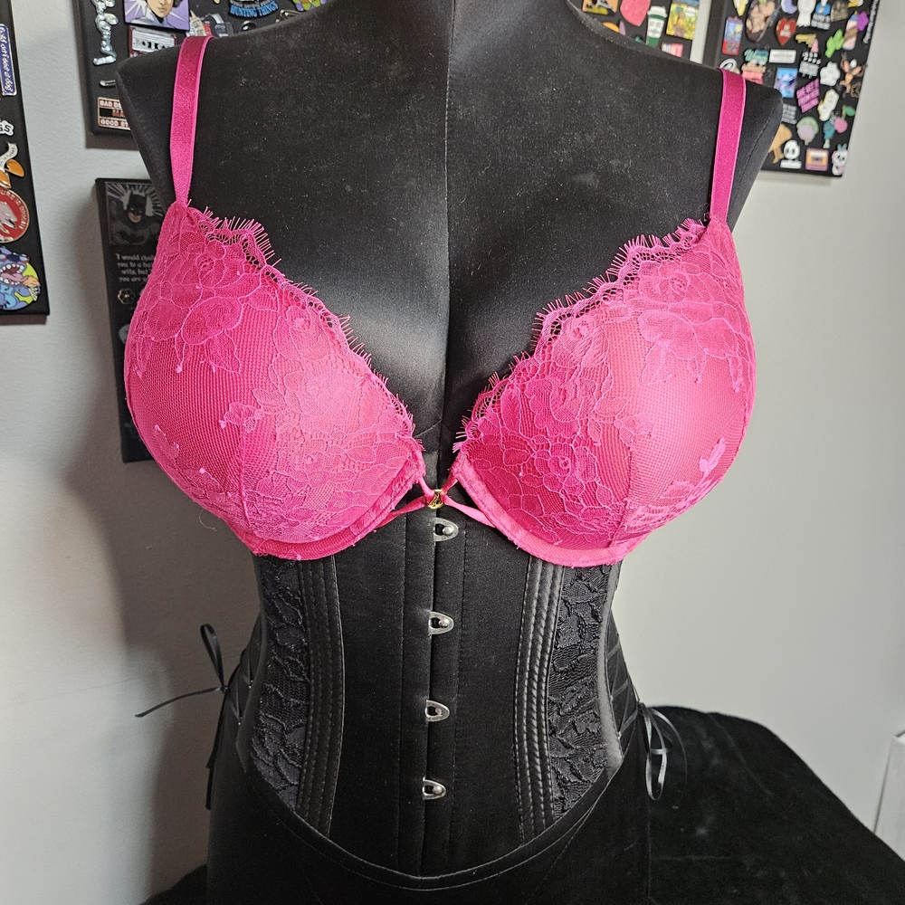 Victoria's Secret Vibrant Pink Bombshell Bra